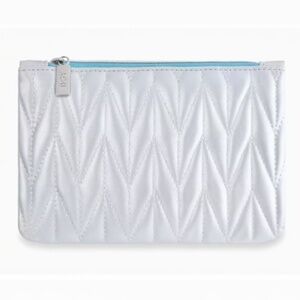 Ipsy NWOT Silver Metallic Small Cosmetic Bag Travel Glam Bag Casual Makeup Cute